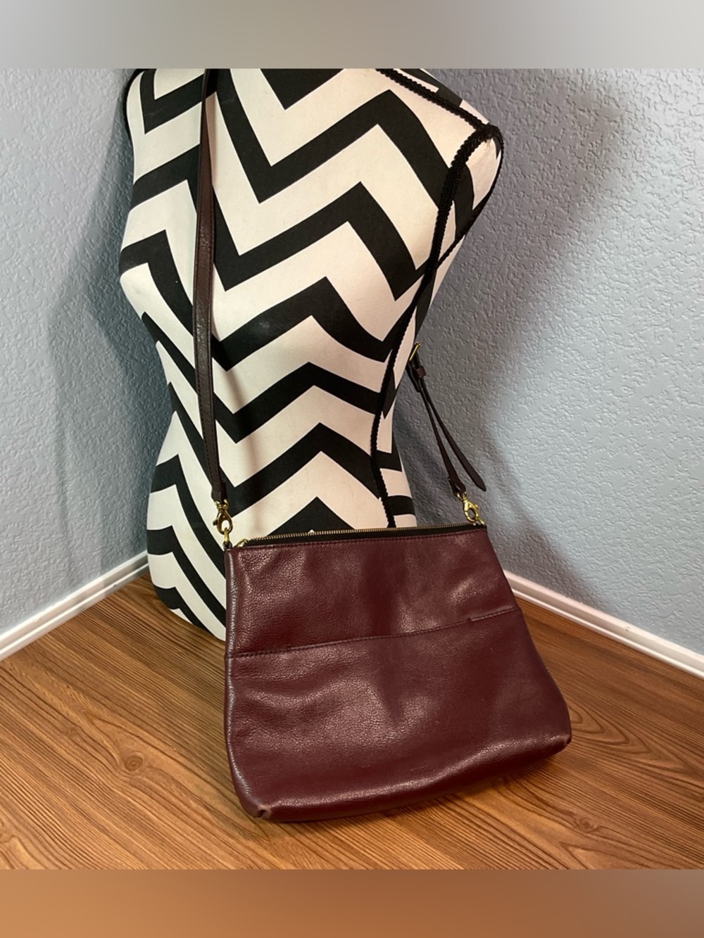 Fossil Burgundy Leather Crossbody Bag Vintage Minimalist Shoulder Purse